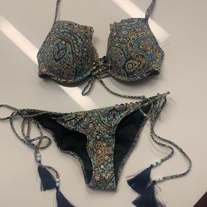 NWOT Victoria’s Secret Bikini - 34D top / S bottom